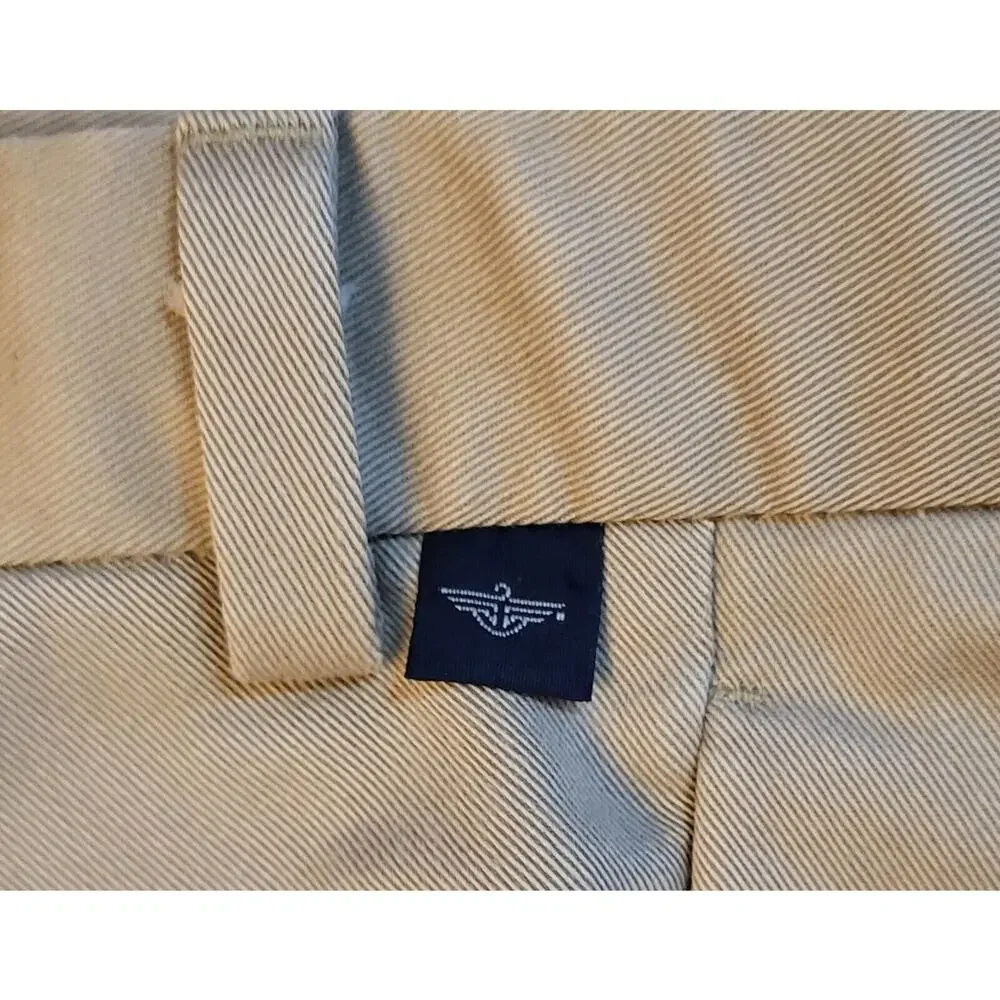 Dockers Men's Pants Size W36 L30 Classic Fit Flat Front Stain Defender Chino